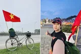 Vượt qua 1.700km bằng xe đạp cũ của ông ngoại để vào TP.HCM xem diễu binh 30/4