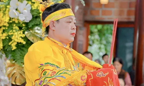 Đồng thầy Hoàng Xuân Thuỷ - Bền chí vững tâm giữ gìn tín ngưỡng