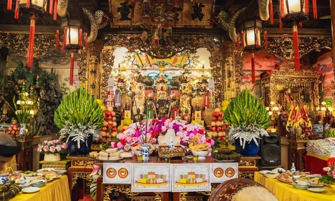 Đền Rừng: Dự vấn hầu linh ứng của nghệ nhân, thủ nhang Hoàng Xuân Mai