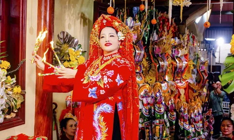 Nghệ nhân Đàm Thị Cúc - một lòng hướng về cội nguồn tín ngưỡng