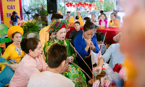 Đồng thầy Bùi Thị Dị: Gìn giữ tín ngưỡng bằng chiều sâu văn hóa