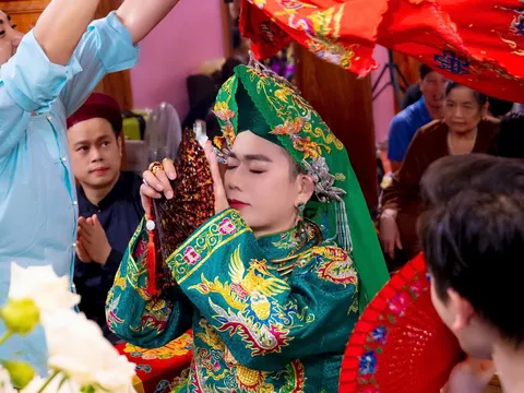 Ký sự văn hoá hầu đồng: Một ngày ở Đền Mẫu Đầm Sen