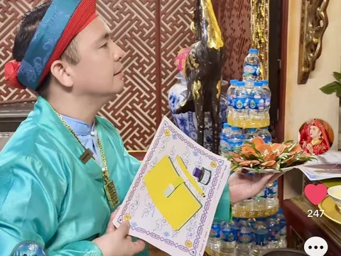Đền Rừng: Một nén tâm hương cho mùa thi