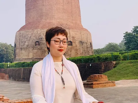Hiền Anh Sao Mai: Hát từ trái tim Bồ Tát, sống bằng ánh sáng Phật và tình thương của Mẫu