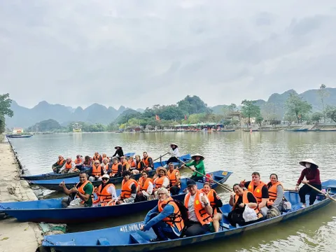 Mùa hành hương đầu xuân: Giữ nhịp văn hoá trong đời sống hiện đại