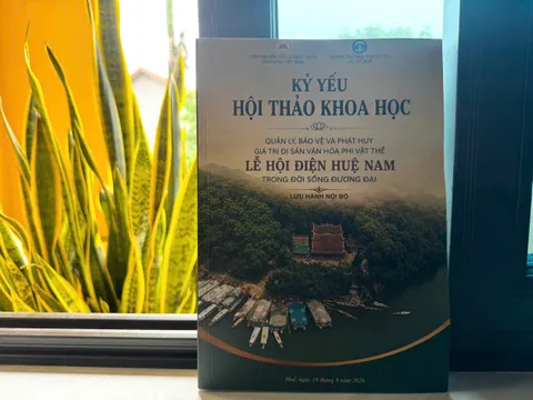 Giữ hồn di sản từ bên trong: góc nhìn của nghệ nhân và cộng đồng thực hành về bảo tồn tín ngưỡng thờ Mẫu Tam phủ, Tứ phủ