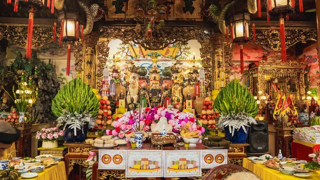 Đền Rừng: Dự vấn hầu linh ứng của nghệ nhân, thủ nhang Hoàng Xuân Mai